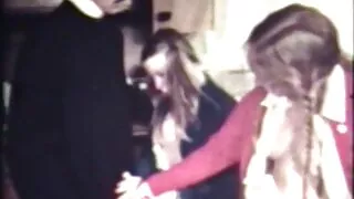 Ayakkabılarını yuttuğunu görmek istiyoruz. beleş seks filmi