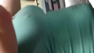 Seksi ve sevimli bedava porno filim izlemek kadınlar kalmak tükürmek