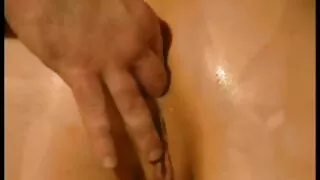İpeksi uyluk Lou röportajlar ve orjinal porno filmleri mastürbasyon.
